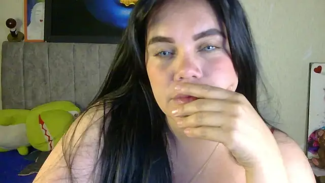 Snapshot of blue_angel33 chatting on 14, 12, 2025 blue angel33 online show from 14, 12, 2025