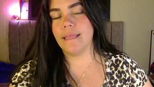 Snapshot of blue_angel33 chatting on 14, 12, 2025 blue angel33 online show from 14, 12, 2025