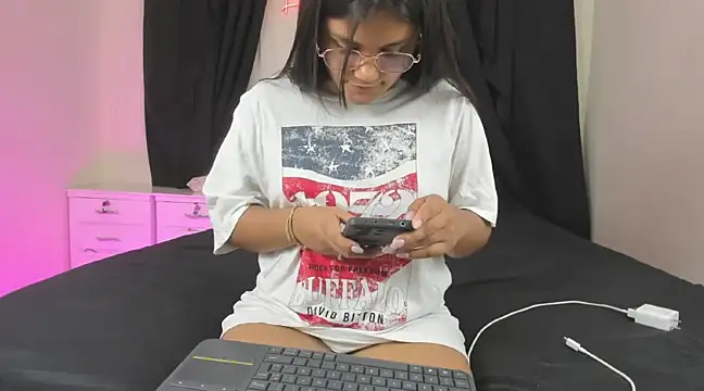 lindacastro02 online show from 20, 2, 2025