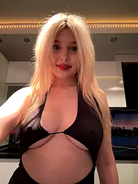 Snapshot of XMelissaX chatting on 9, 10, 2025 XMelissaX online show from 9, 10, 2025