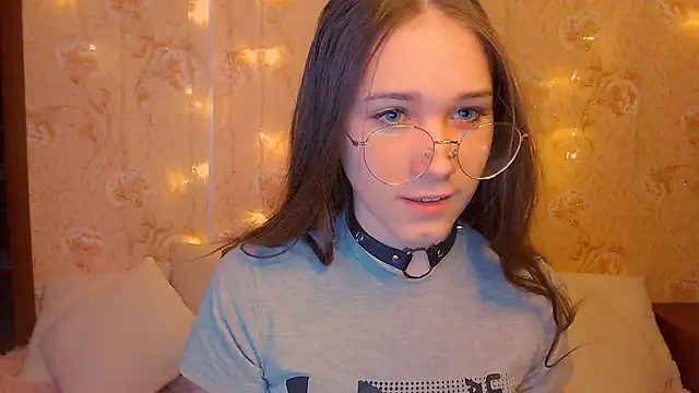 fluffy kitty  online show from 8, 2, 2026