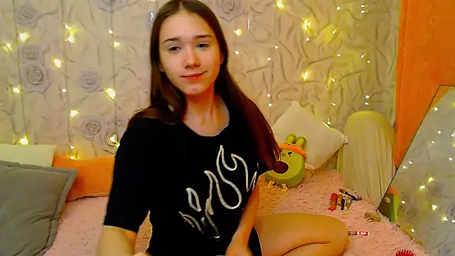 fluffy kitty  online show from 30, 10, 2025