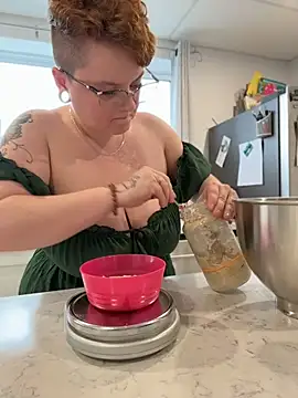 Sweetleeahxx online show from 13, 4, 2026