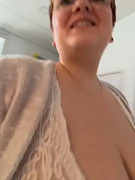 Sweetleeahxx online show from 17, 2, 2026