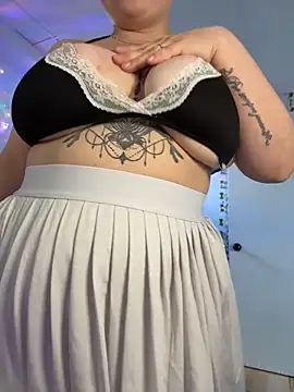 Sweetleeahxx online show from 21, 5, 2026