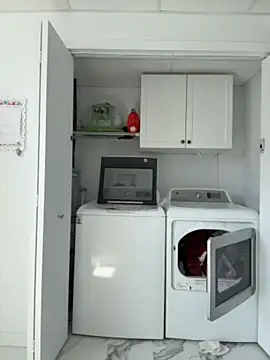 Sweetleeahxx online show from 17, 4, 2026