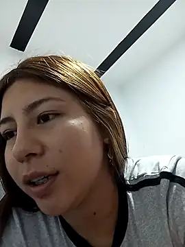 Snapshot of Sara_Brownx chatting on 21, 4, 2026 Sara Brownx online show from 21, 4, 2026