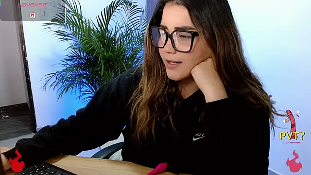 Lucia star   online show from 16, 6, 2026