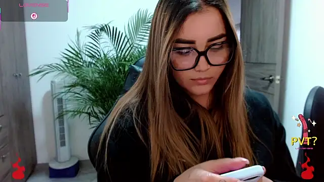 Lucia star   online show from 3, 3, 2026