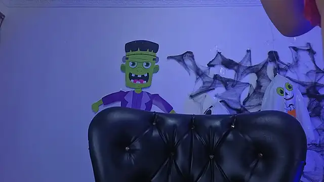 Agatha humidity online show from 13, 10, 2025