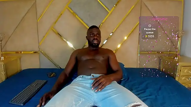 Latrellx7 online show from 23, 10, 2025