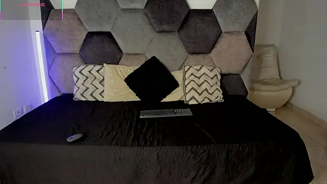 Latrellx7 online show from 23, 4, 2026