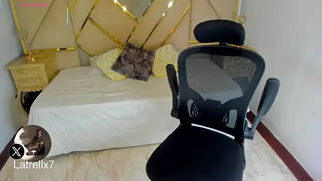 Latrellx7 online show from 3, 11, 2025