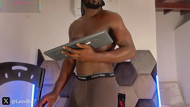 Latrellx7 online show from 30, 5, 2026
