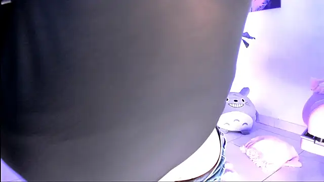 julyana  online show from 3, 11, 2025