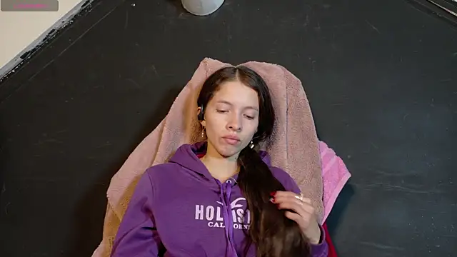 Snapshot of sweetdam12 chatting on 8, 10, 2025 sweetdam12 online show from 8, 10, 2025