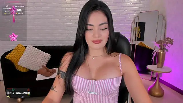 Snapshot of GiaFerrara chatting on 16, 10, 2025 GiaFerrara online show from 16, 10, 2025