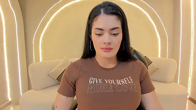 GiaFerrara online show from 18, 11, 2025