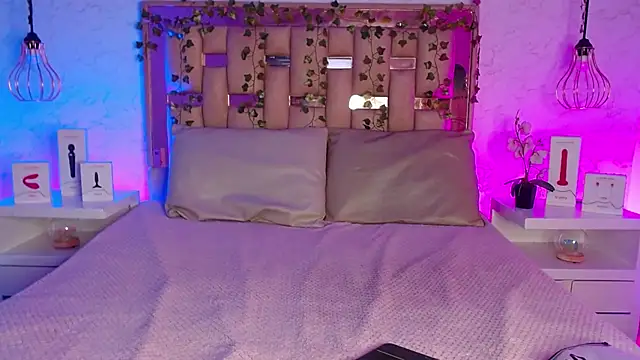 GigiVolkova online show from 6, 3, 2025