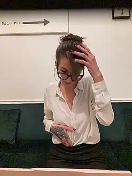 Snapshot of Thunder-Cunt chatting on 21, 10, 2025 Thunder-Cunt online show from 21, 10, 2025