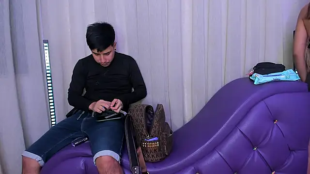 Yourslust  online show from 9, 2, 2026