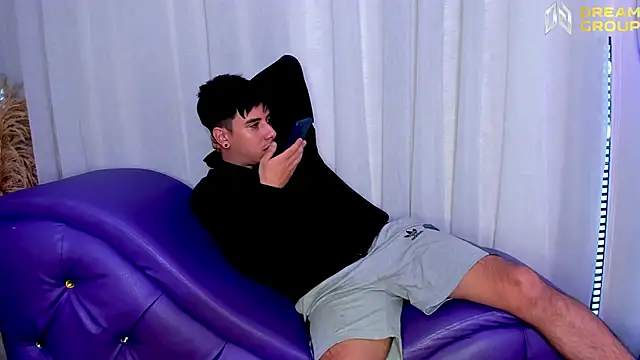 Yourslust  online show from 28, 10, 2025