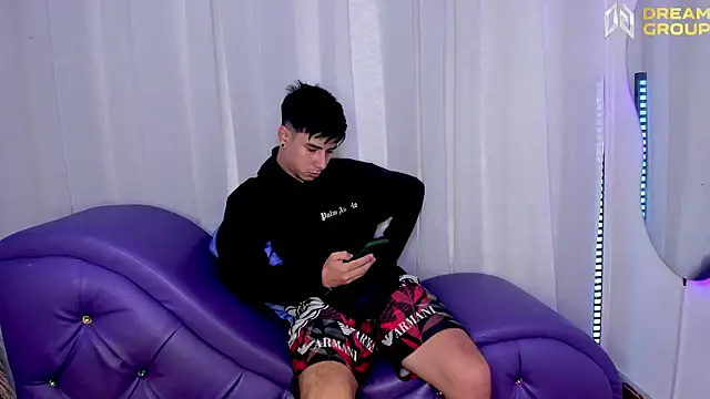 Yourslust  online show from 3, 11, 2025