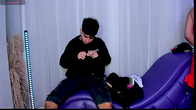 Yourslust  online show from 21, 11, 2025