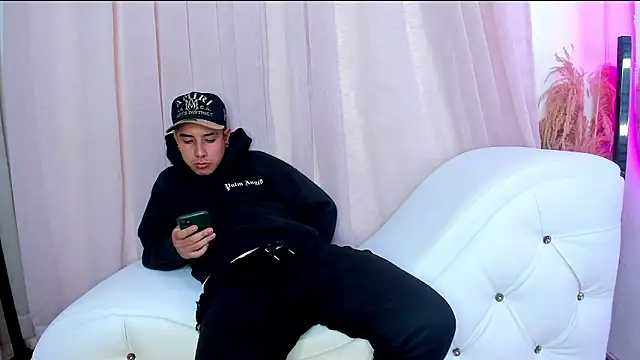 Yourslust  online show from 21, 3, 2026