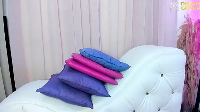 Yourslust  online show from 14, 4, 2026