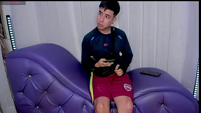 Yourslust  online show from 1, 12, 2025