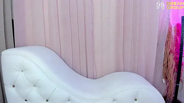 Yourslust  online show from 5, 4, 2026