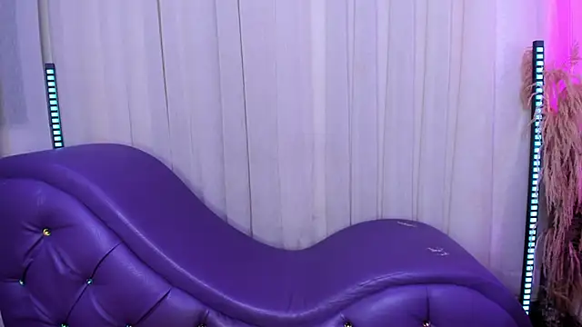 Yourslust  online show from 7, 2, 2026