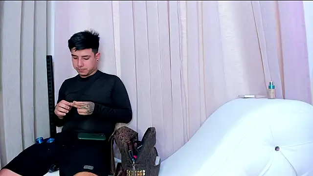 Yourslust  online show from 22, 3, 2026