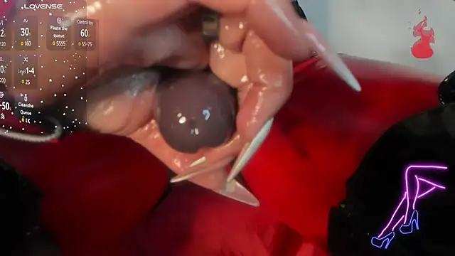 Snapshot of Molenna_queenn chatting on 24, 12, 2024 Molenna queenn online show from 24, 12, 2024