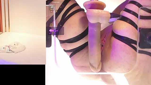 Snapshot of CamilaVegas_ chatting on 21, 11, 2025 CamilaVegas online show from 21, 11, 2025