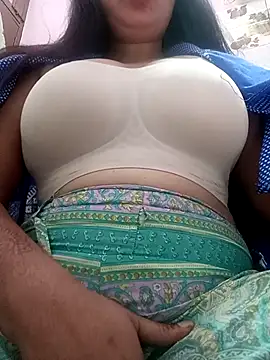 cute-mahek online show from 17, 11, 2025