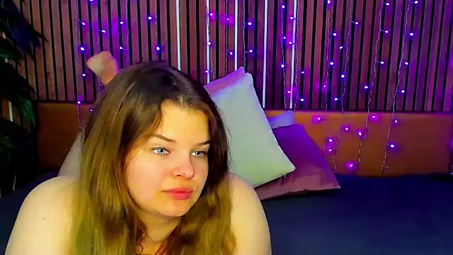 LittleNicole69 online show from 12, 6, 2026