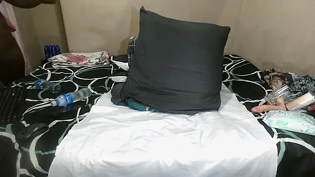 Snapshot of WetwetPussy31 chatting on 21, 2, 2025 WetwetPussy31 online show from 21, 2, 2025