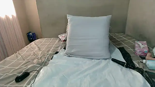Snapshot of WetwetPussy31 chatting on 28, 2, 2025 WetwetPussy31 online show from 28, 2, 2025