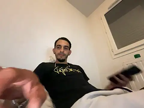 Snapshot of Rebeu313 chatting on 11, 10, 2025 Rebeu313 online show from 11, 10, 2025