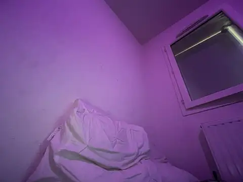 Snapshot of Rebeu313 chatting on 21, 11, 2025 Rebeu313 online show from 21, 11, 2025