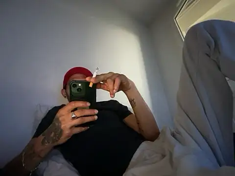 Snapshot of Rebeu313 chatting on 14, 11, 2025 Rebeu313 online show from 14, 11, 2025