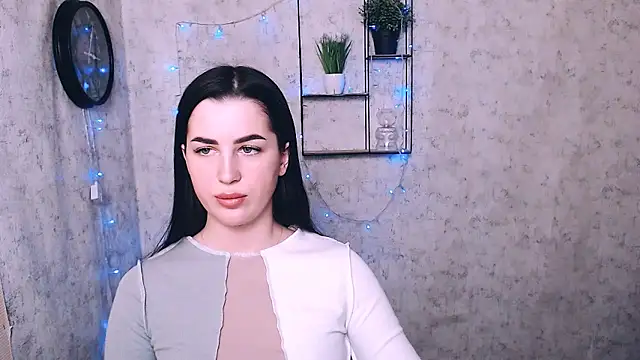 DivaKaily  online show from 8, 12, 2024