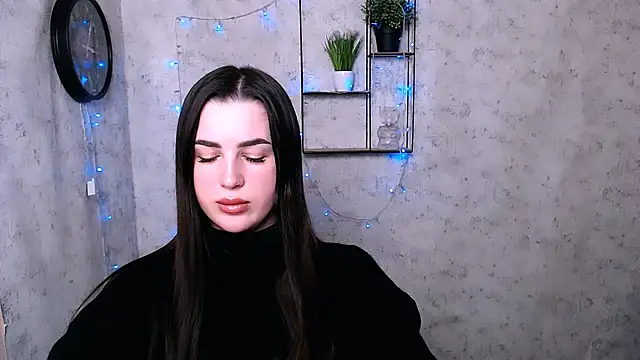 DivaKaily  online show from 12, 12, 2024