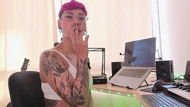 MiaMorgan  online show from 14, 12, 2025