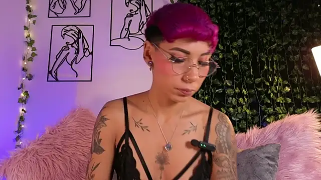 MiaMorgan  online show from 8, 10, 2025