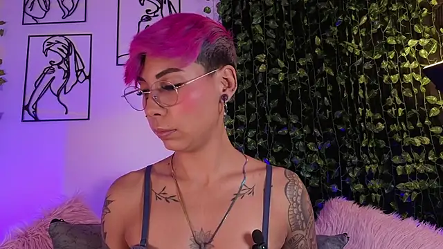 MiaMorgan  online show from 5, 11, 2025