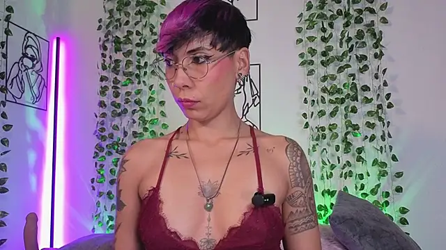 Snapshot of MiaMorgan_ chatting on 6, 6, 2026 MiaMorgan online show from 6, 6, 2026