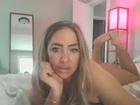 Snapshot of sunshinekisses chatting on 19, 3, 2025 sunshinekisses online show from 19, 3, 2025